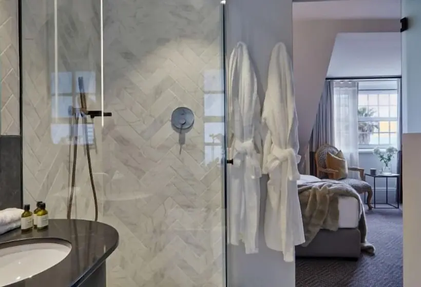 اتاق لوکس, The Winchester Hotel By Newmark