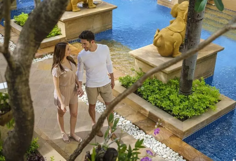 １階のスタンダードルーム, Holiday Inn Resort Phuket, An Ihg