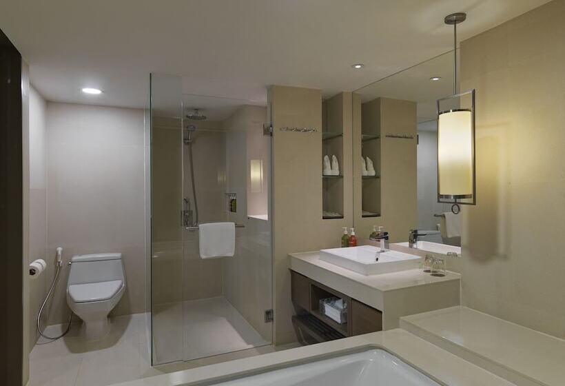 풀장 전망 스위트, Holiday Inn Resort Phuket, An Ihg