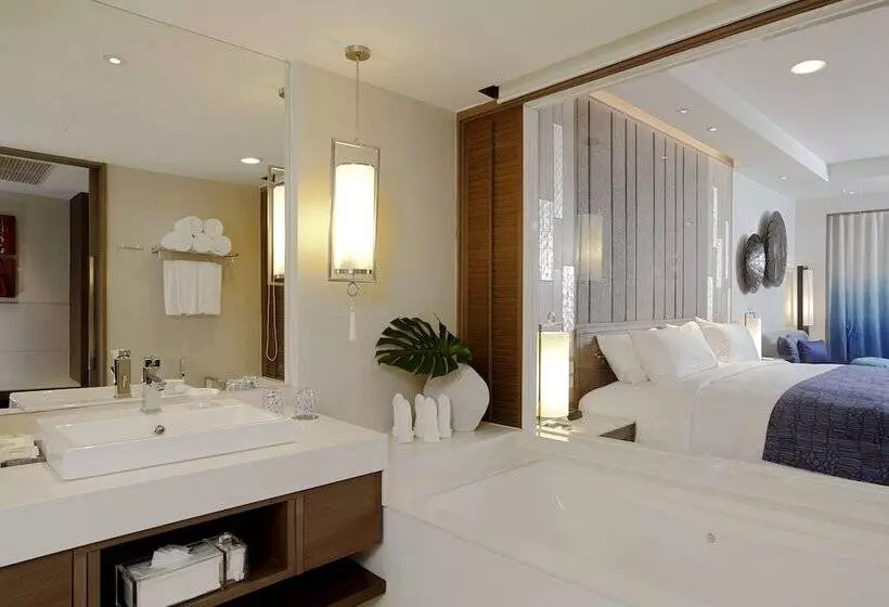 プールビュースイート, Holiday Inn Resort Phuket, An Ihg