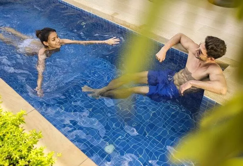 プールビューのプレミアムルーム, Holiday Inn Resort Phuket, An Ihg
