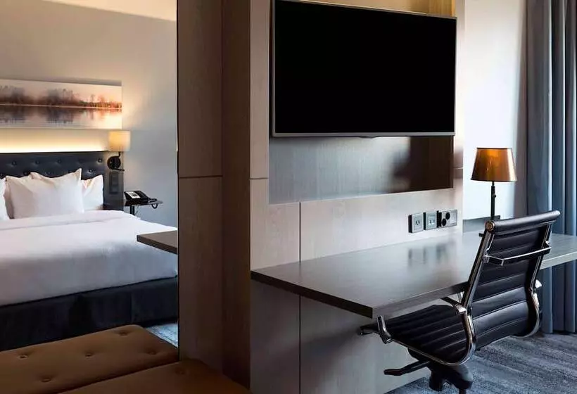 اتاق اجرایی, Hilton Helsinki Strand