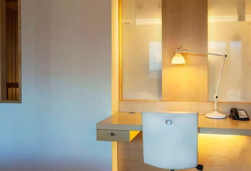 اتاق استاندارد با تخت بزرگ, Hilton Helsinki Strand