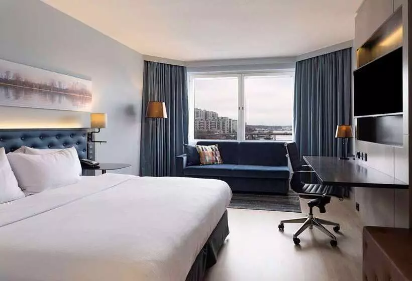 اتاق استاندارد با تخت بزرگ, Hilton Helsinki Strand