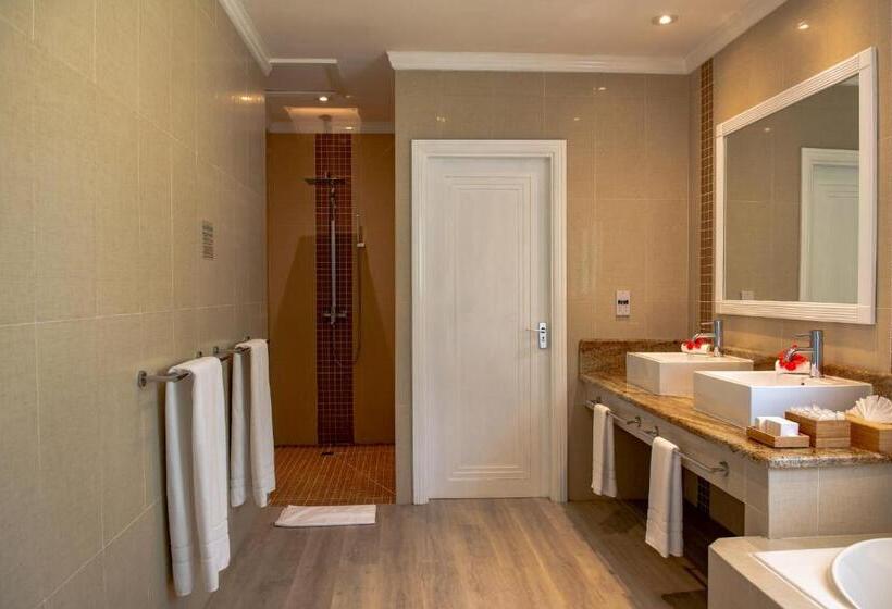 سوئیت سینیور, L Archipel