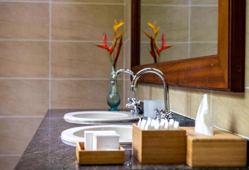 اتاق سوپریور سه تخته, L Archipel