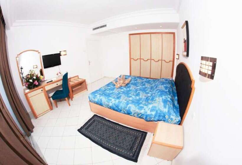 スタンダードルーム, Nesrine Hammamet