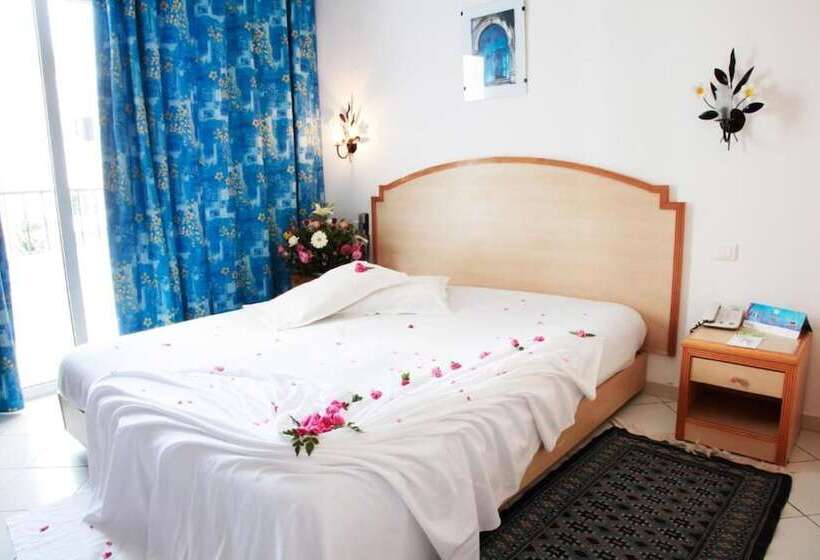 スタンダードルーム, Nesrine Hammamet