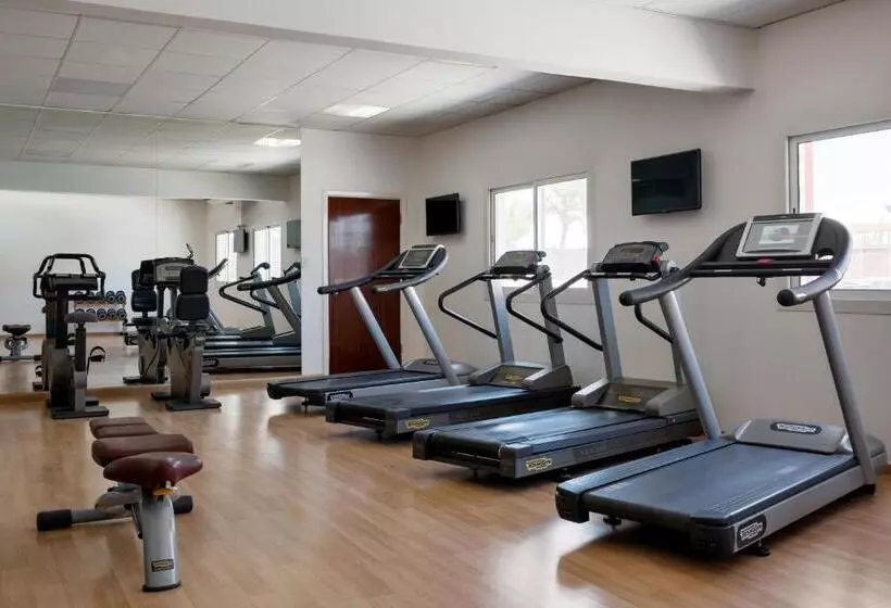 اتاق سوپریور با چشم‌انداز باغ, Radisson Blu Hotel, Yanbu