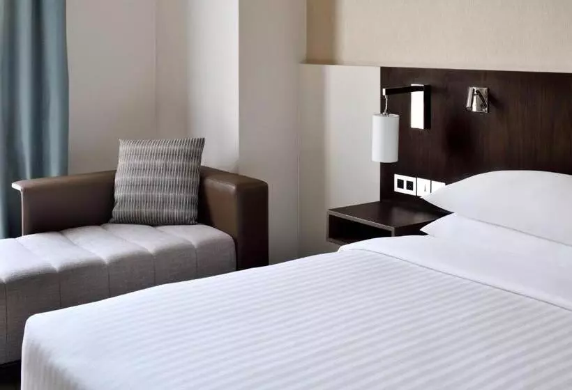 اتاق استاندارد یک نفره, Riyadh Airport Marriott