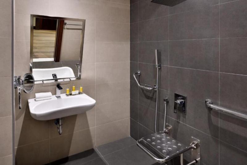 Полулюкс, Riyadh Airport Marriott