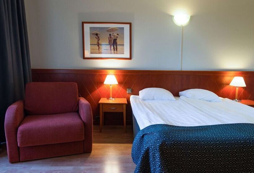 家庭间, Scandic Waskia