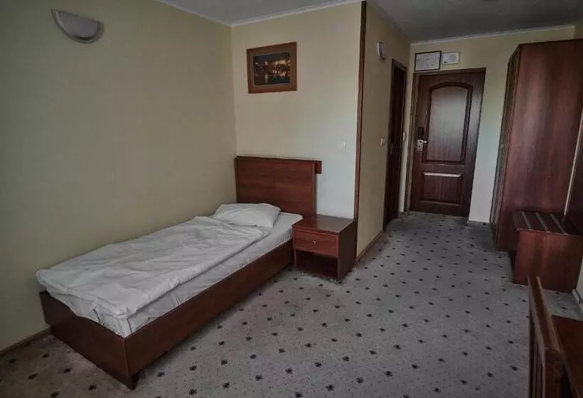 Cameră Standard Individuală, Uzhgorod