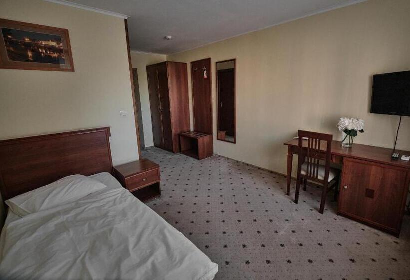 اتاق استاندارد یک نفره, Uzhgorod