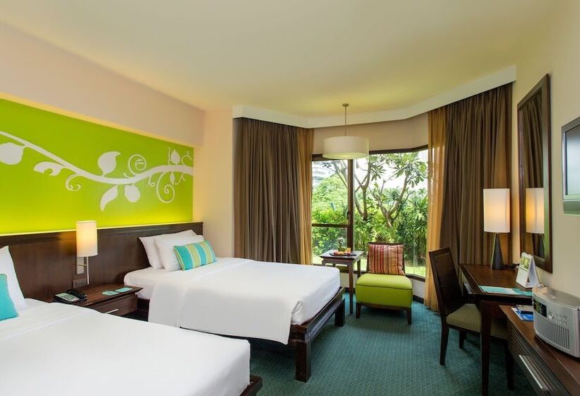 اتاق لوکس با چشمانداز باغ, The Bayview Hotel Pattaya