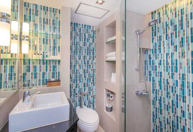 Номер Deluxe Вид на Море, The Bayview Hotel Pattaya