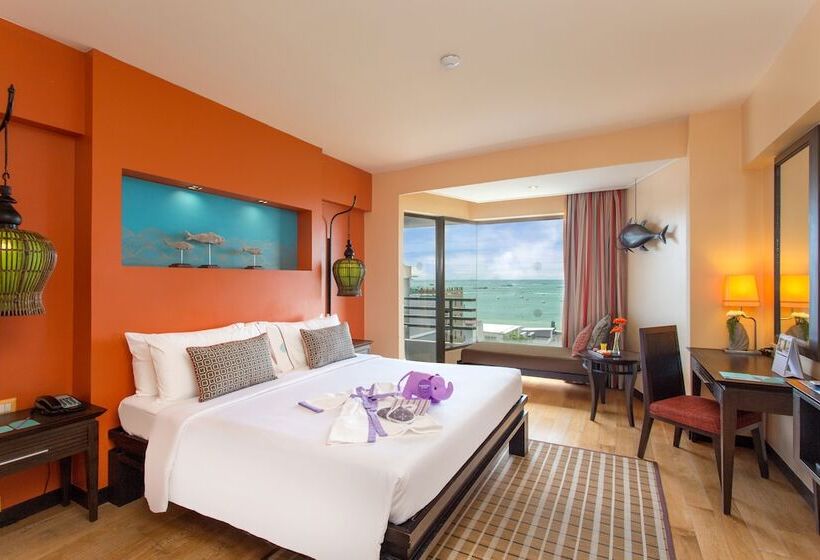 اتاق لوکس با چشمانداز دریا, The Bayview Hotel Pattaya