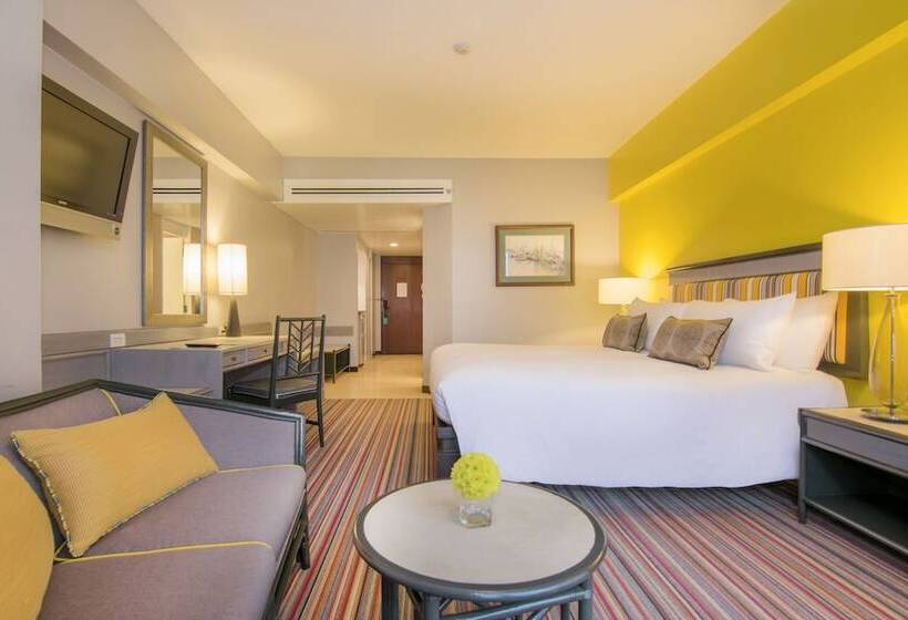 Номер Deluxe Вид на Город, The Bayview Hotel Pattaya