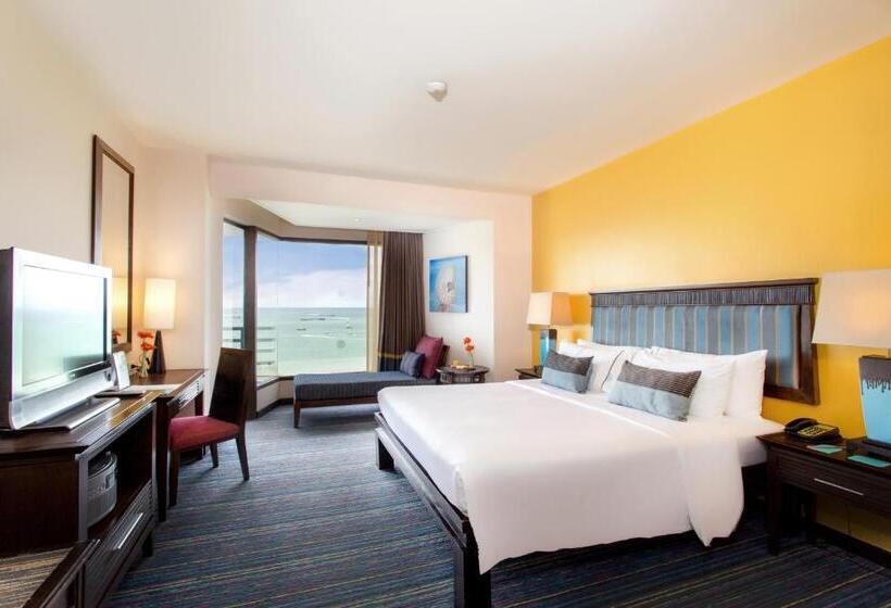 اتاق لوکس با چشمانداز دریا, The Bayview Hotel Pattaya