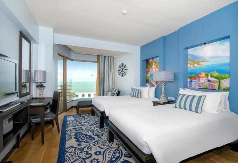 Номер Deluxe Вид на Море, The Bayview Hotel Pattaya