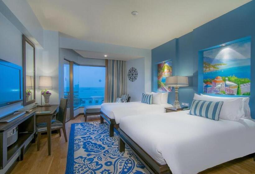اتاق لوکس با چشمانداز دریا, The Bayview Hotel Pattaya