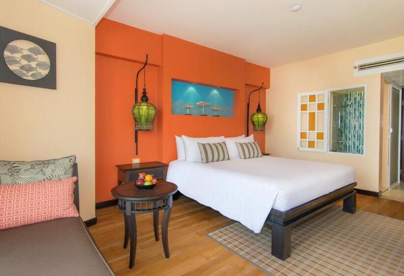 اتاق لوکس با چشمانداز دریا, The Bayview Hotel Pattaya