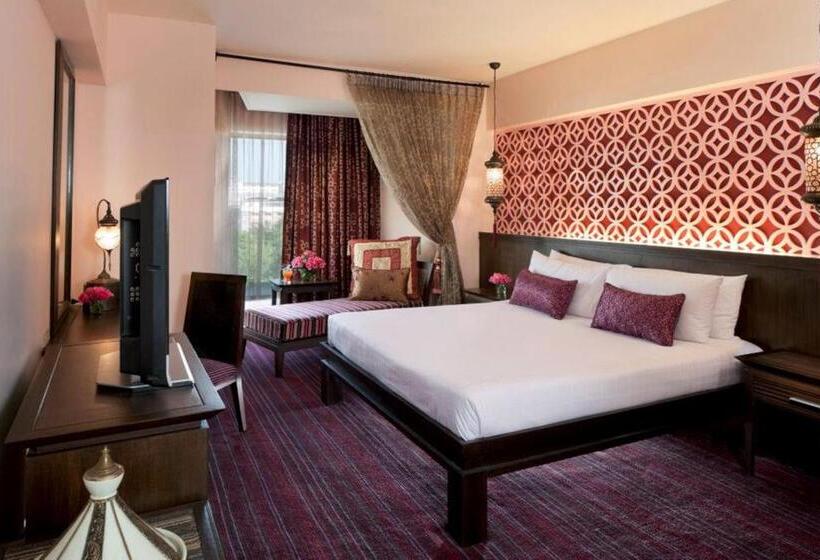 테마 스위트, The Bayview Hotel Pattaya