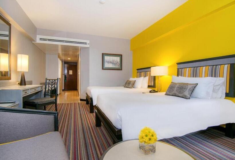 اتاق لوکس با چشمانداز شهر, The Bayview Hotel Pattaya