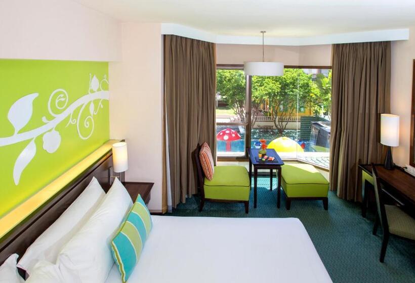 اتاق لوکس با چشمانداز استخر, The Bayview Hotel Pattaya