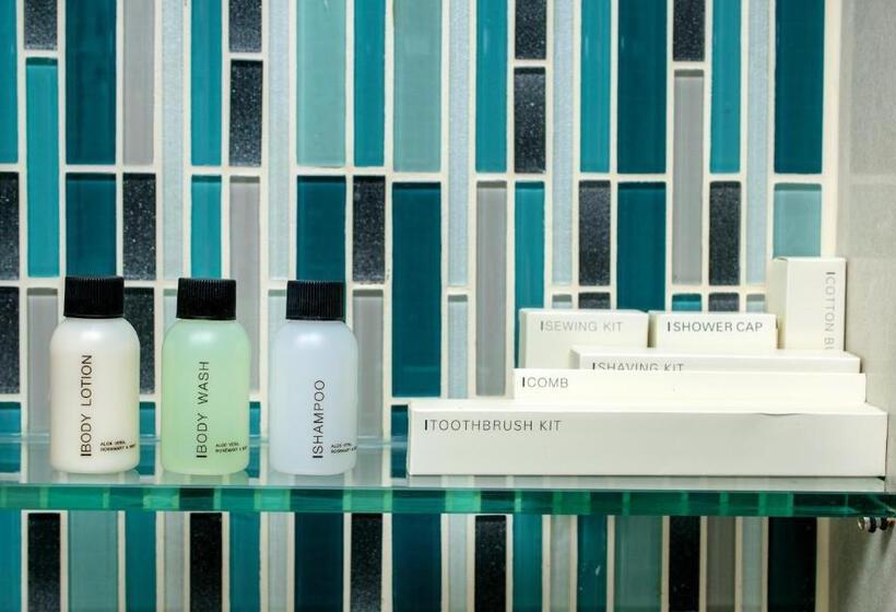 سوییت لوکس, The Bayview Hotel Pattaya