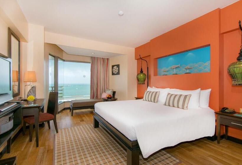 Номер Deluxe Вид на Море, The Bayview Hotel Pattaya