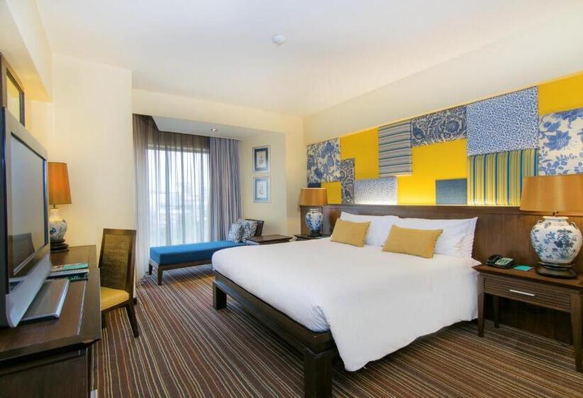 سوئیت تم دار, The Bayview Hotel Pattaya