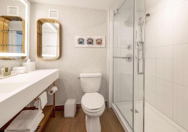 اتاق لوکس با چشمانداز شهر, The Bayview Hotel Pattaya