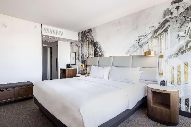 اتاق لوکس با چشمانداز شهر, The Bayview Hotel Pattaya