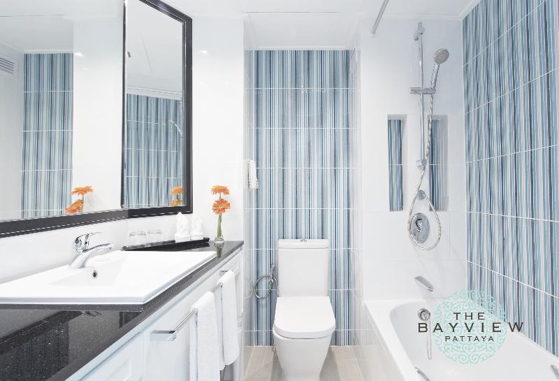 اتاق لوکس با چشمانداز استخر, The Bayview Hotel Pattaya