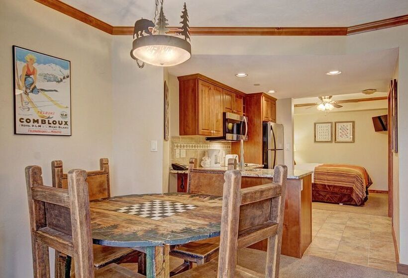 スタンダードスタジオ, Beaver Run Resort