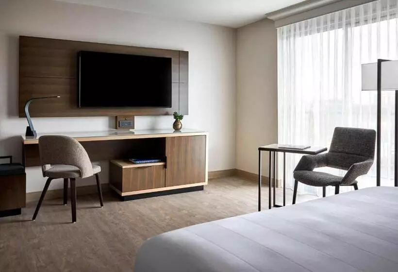 اتاق لوکس با تخت بزرگ, Anaheim Marriott