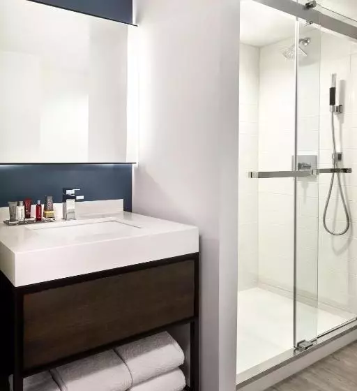 سوئیت با تخت بزرگ, Anaheim Marriott