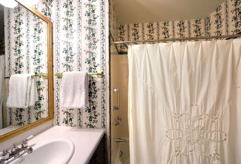 اتاق کلاسیک با تخت دوبل, Apple Tree Inn