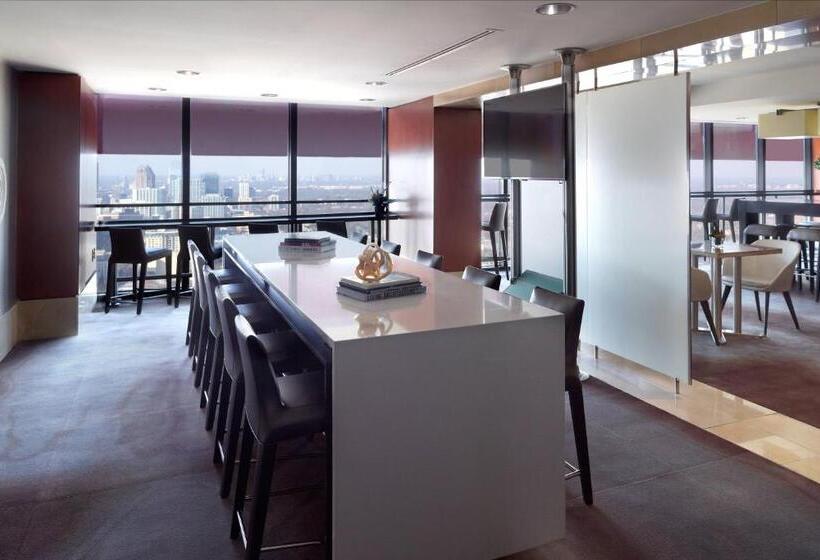 Люкс Кровать Кинг, Atlanta Marriott Marquis