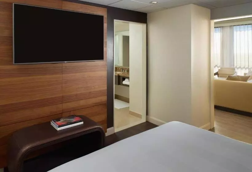 キングサイズベッドのスイートルーム, Atlanta Marriott Marquis