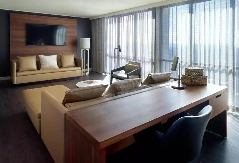 キングサイズベッドのスイートルーム, Atlanta Marriott Marquis