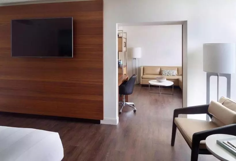 キングサイズベッドのスイートルーム, Atlanta Marriott Marquis