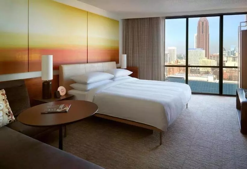 キングサイズベッドのスタンダードルーム, Atlanta Marriott Marquis