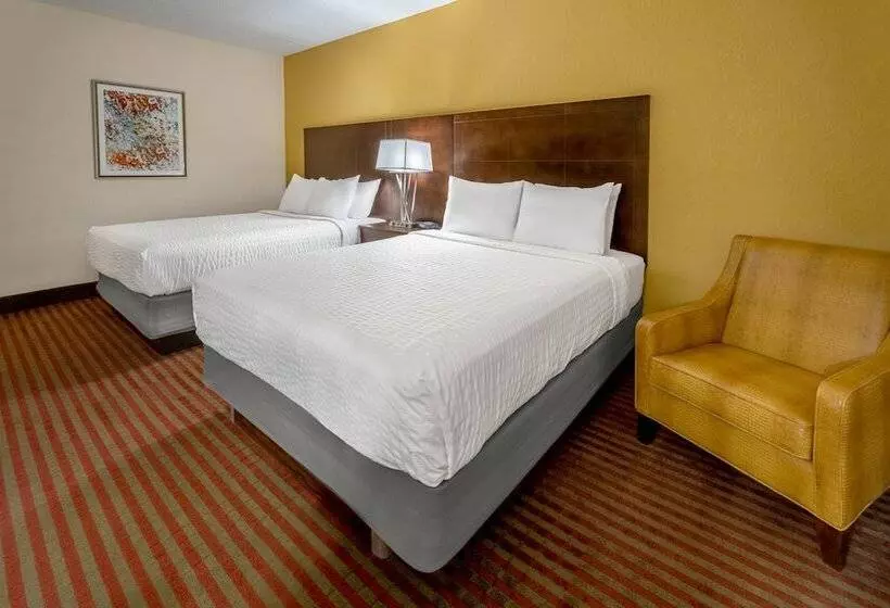 اتاق استاندارد با 2 تخت دوبل, Grand Williston Hotel And Conference Center