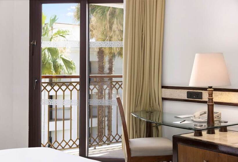 Номер Стандарт, Hilton Luxor Resort & Spa