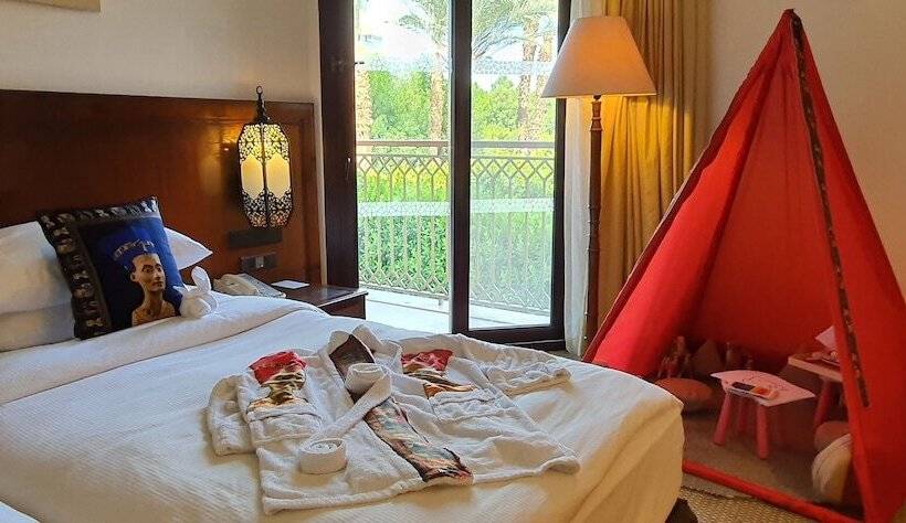 Семейный Номер, Hilton Luxor Resort & Spa