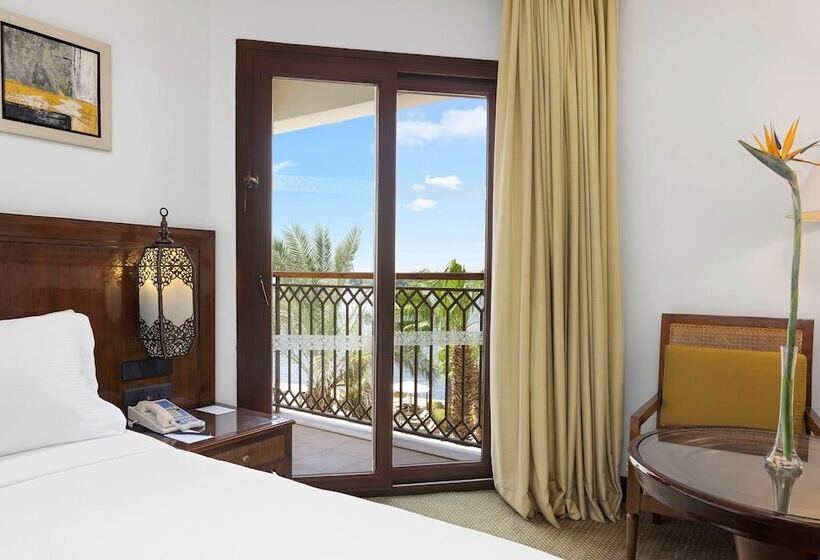 Номер Стандарт Двуспальная Кровать, Hilton Luxor Resort & Spa