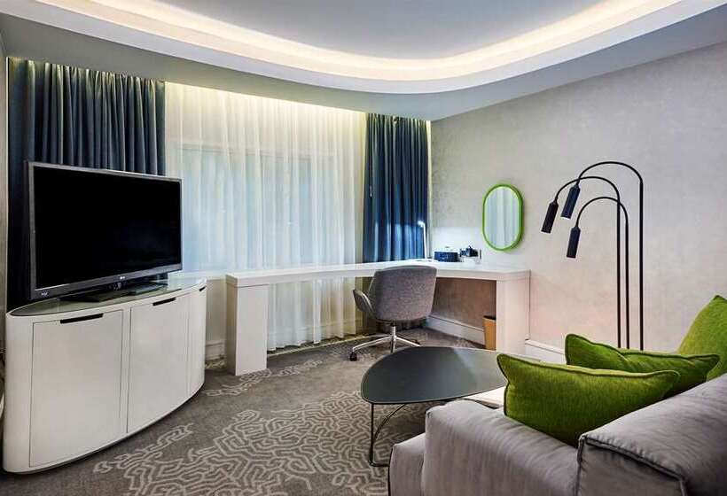 Люкс, Hilton Luxor Resort & Spa