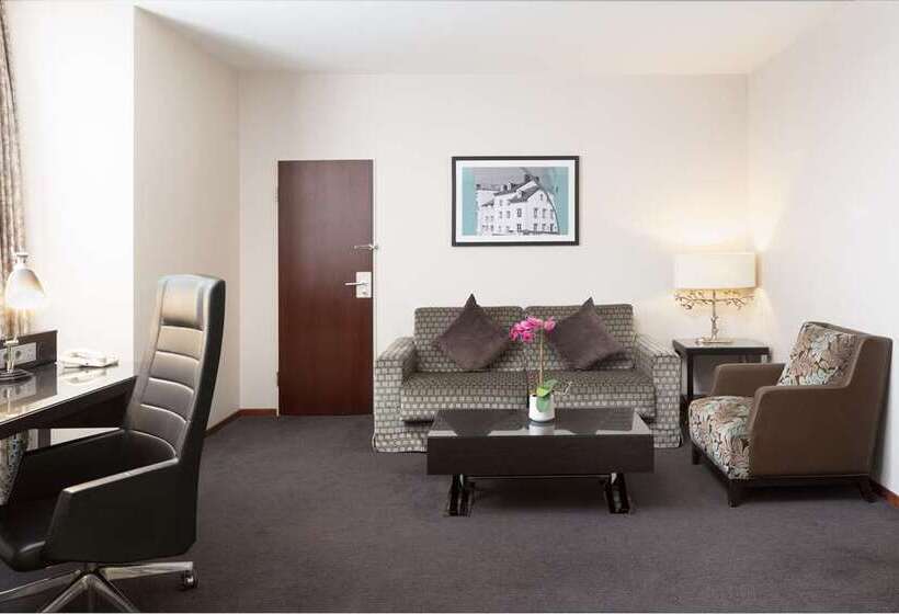 Люкс, Hilton Luxor Resort & Spa